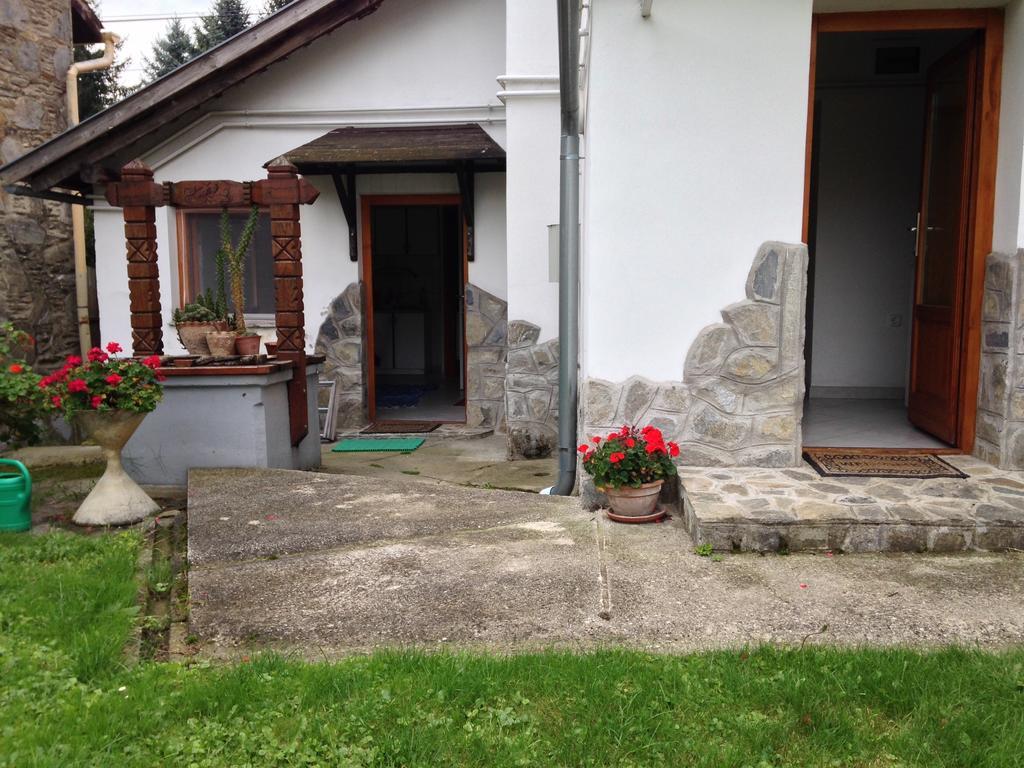 Petra Apartmanok Velem Buitenkant foto