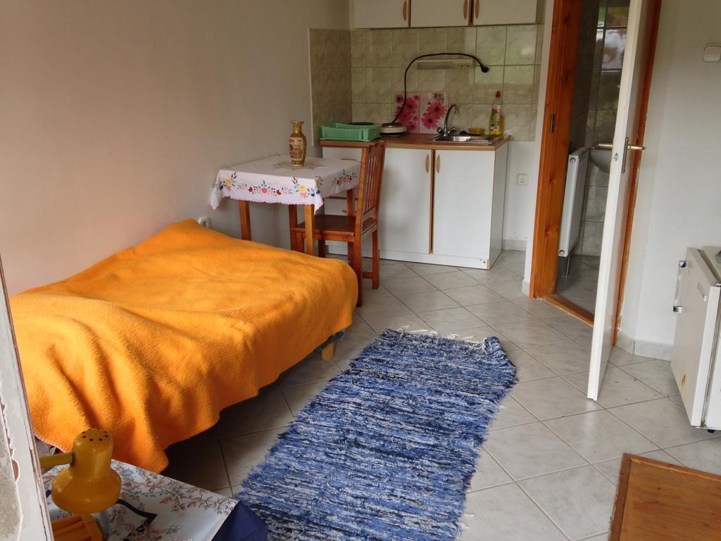 Petra Apartmanok Velem Kamer foto